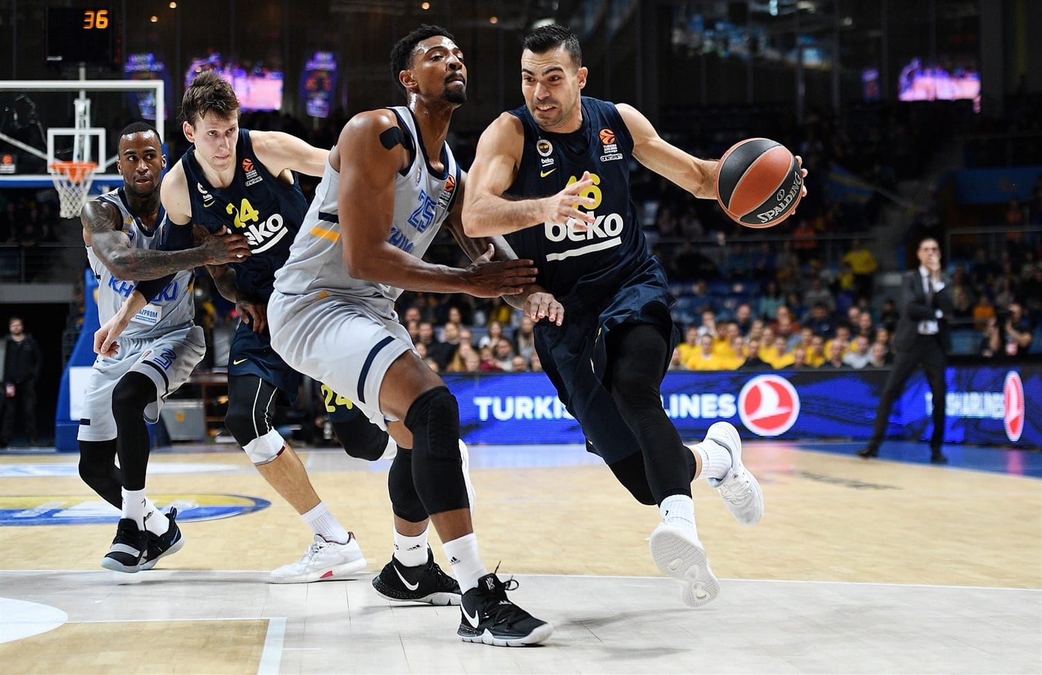 El Khimki corta la larga racha de victorias del Fenerbahce (84-78)