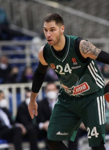 Stefan Jovic, cerca del Casademont Zaragoza