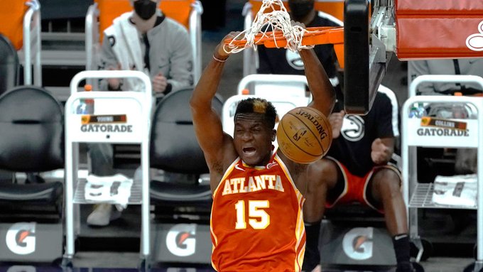 Clint Capela extiende su contrato con los Atlanta Hawks