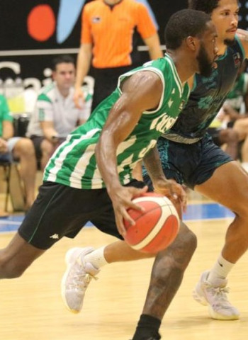 Victoria del Coosur Real Betis ante un luchador Hestia Menorca (75-92)