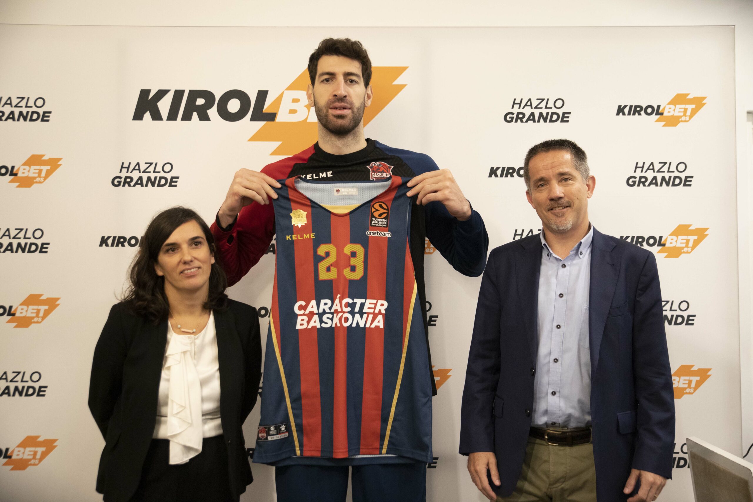 Una camiseta especial para presentar el significado de un carácter que nos hace únicos