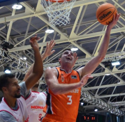 Valencia Basket compite pero cae ante el AS Mónaco (93-100)