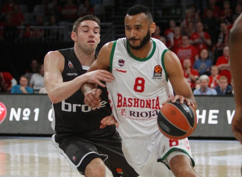 Baskonia y Barcelona negocian por Adam Hanga