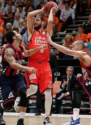 Baskonia cae en Valencia y se despide de la Liga Endesa
