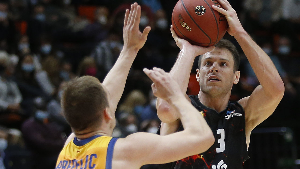 El Gran Canaria se imponen con resiliencia en la Fonteta (89-90)