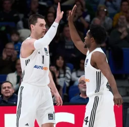 Real Madrid impone su ritmo y asegura una victoria clave, 81-70