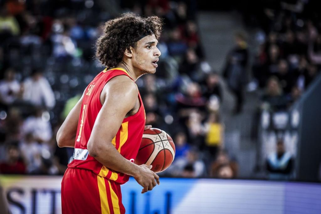 España comienza un nuevo camino con una victoria de carácter (71-84)
