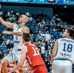 Grecia muestra su mejor versión (95-77)