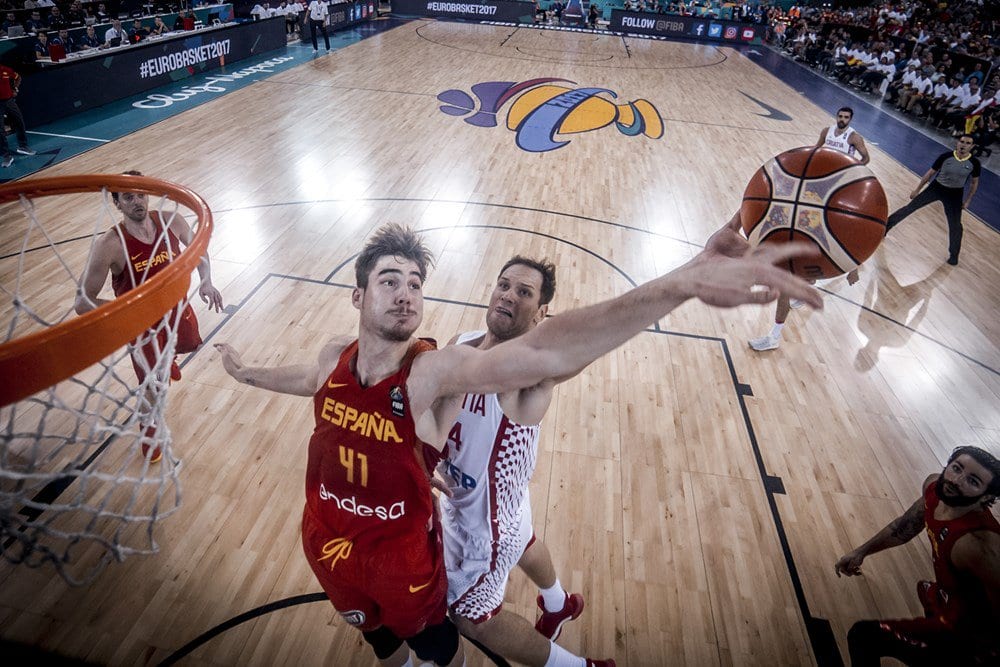 España vence a Croacia y certifica el primer puesto (73-79)