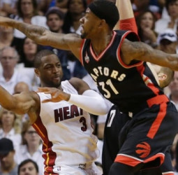 Los Raptors asaltan el American Airlines (2-1)