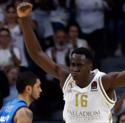 El Real Madrid sigue invicto en el WiZink Center (85-71)
