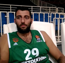 Bourousis: "No me fui a la NBA porque quería un contrato de dos años"