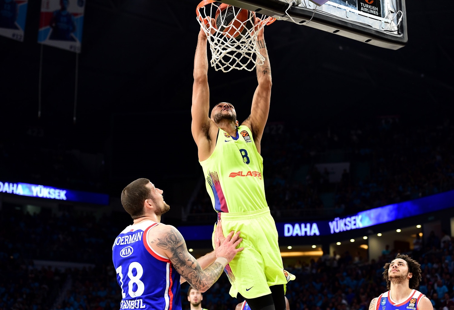 El Barcelona renovará a Adam Hanga