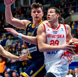 Bozic brilla y guía a su selección frente a Bosnia y Herzegovina, 89-76