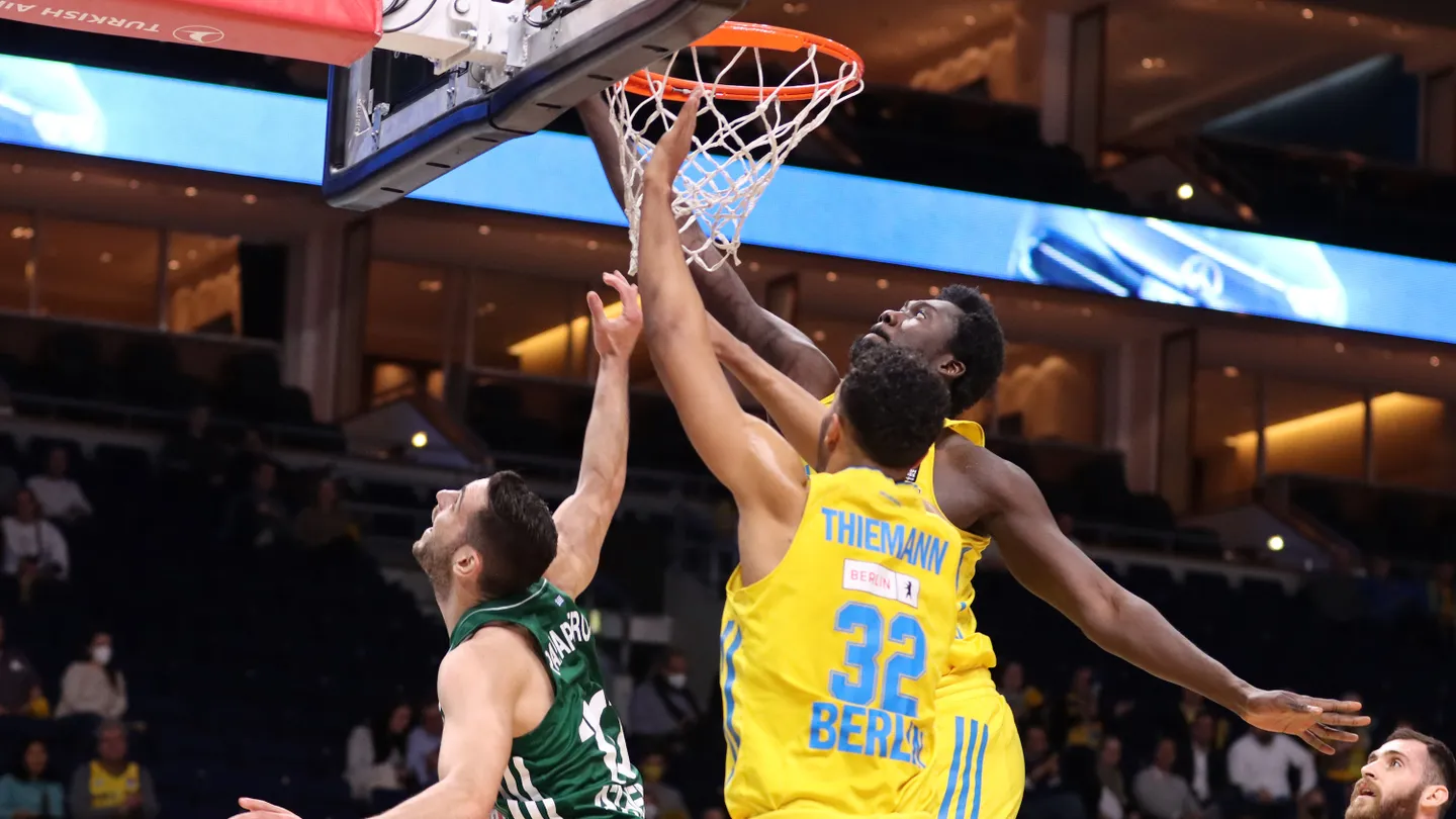 El ALBA Berlín vence al Panathinaikos (87-76)