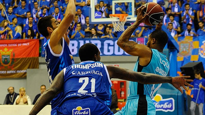 Cook marca el ritmo de la primera victoria del Movistar Estudiantes (72-87)