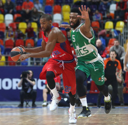 El CSKA Moscú se lleva con autoridad el derbi ruso (98-80)