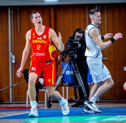 España hace gala de su gen competitivo en Islandia (61-80)
