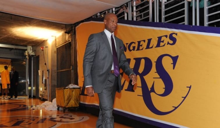 Byron Scott deja su cargo de entrenador en los Angeles Lakers