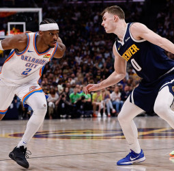 Gilgeous-Alexander lidera a OKC en un duelo agónico para igualar la serie ante Denver, 87-92 [2-2]
