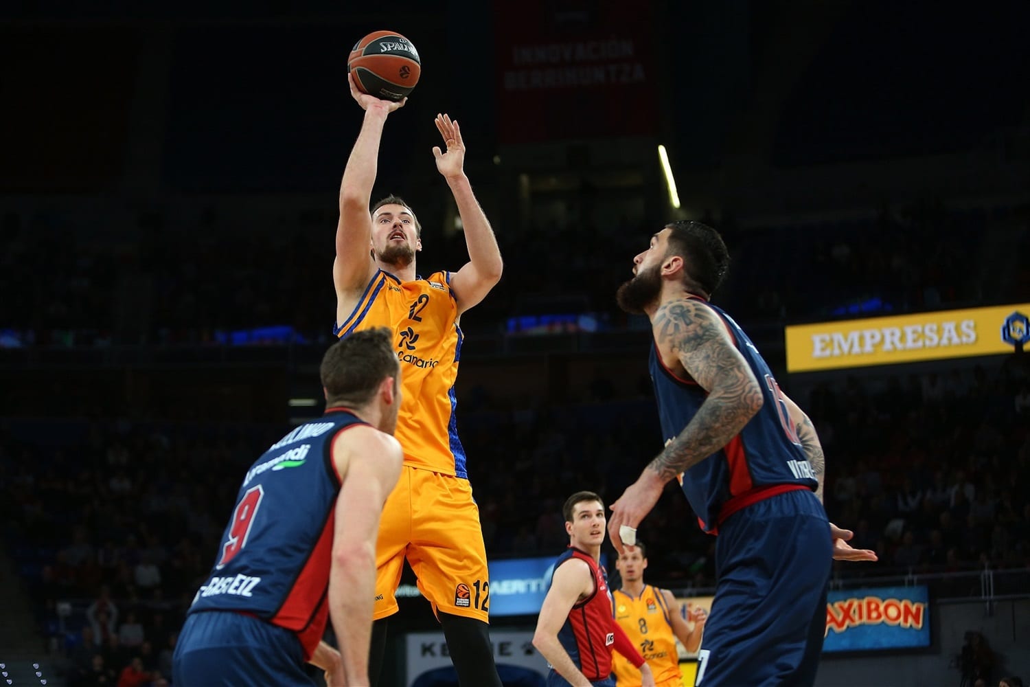 Victoria de carácter con sabor a Playoff para el Baskonia (83-66)