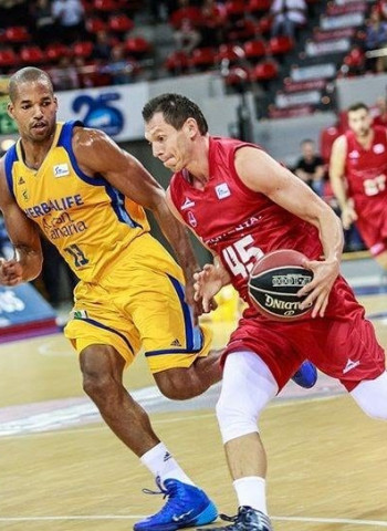 El Herbalife Gran Canaria sale de Zaragoza con una trabajada victoria (95-99)