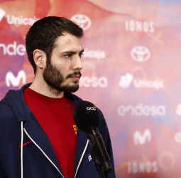 Barcelona Alex Abrines: "Estoy aquí para ayudar al equipo"