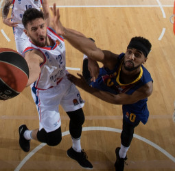 Un impresionante Vasile Micic asalta el Palau Blaugrana (86-88)