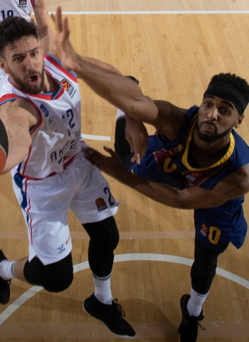Un impresionante Vasile Micic asalta el Palau Blaugrana (86-88)