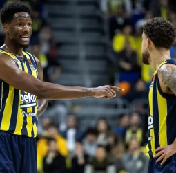Hayes-Davis guía la victoria del Fenerbahce ante el ALBA, 101-86