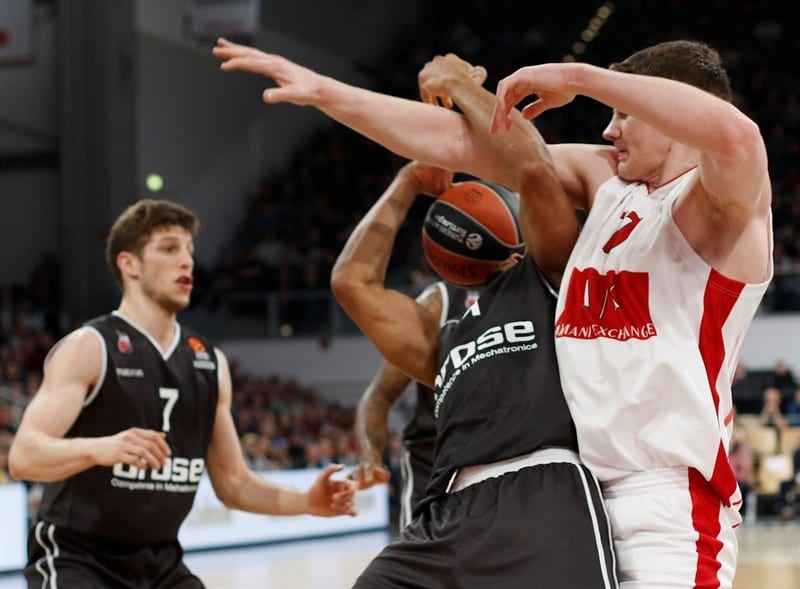 Armani Milán gana en Bamberg a ritmo de Dairis Bertans (78-83)