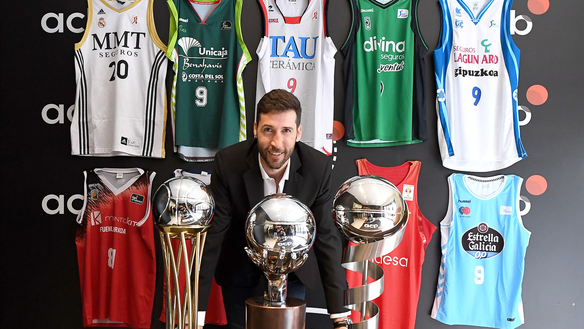 Sergi Vidal se despide del baloncesto en la sede de la acb