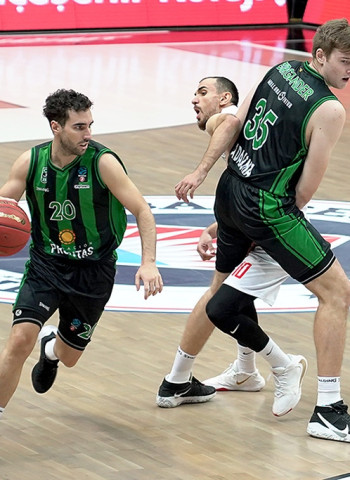 La Penya sigue intratable en Europa (72-91)