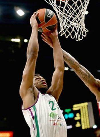 El ataque milanista no da opción al Unicaja Málaga (101-87)