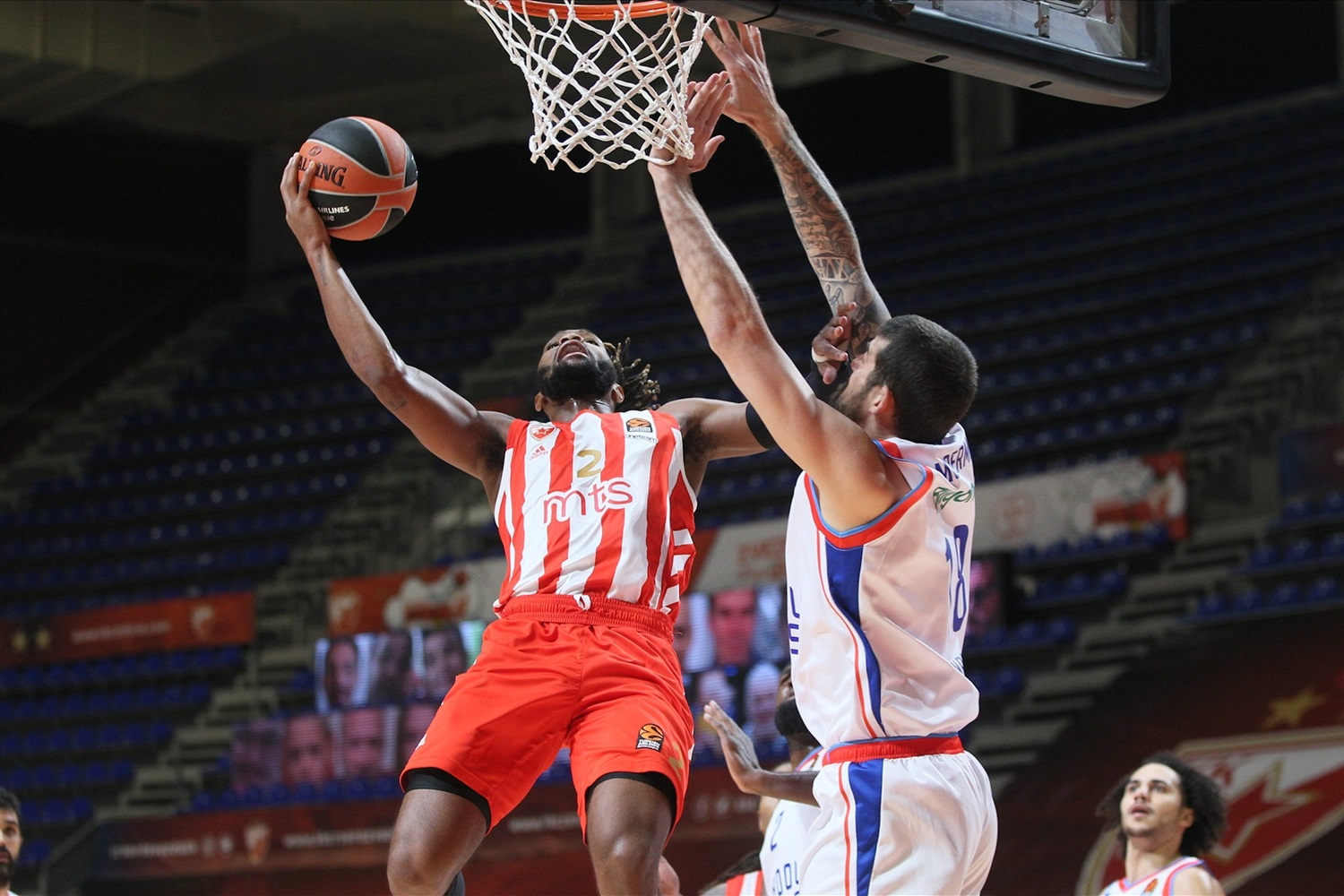 Victoria de oficio del Anadolu Efes en Belgrado (64-75)