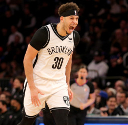 Seth Curry vuelve a los Dallas Mavericks