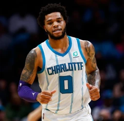 Miles Bridges llega a un acuerdo para seguir en los Charlotte Hornets