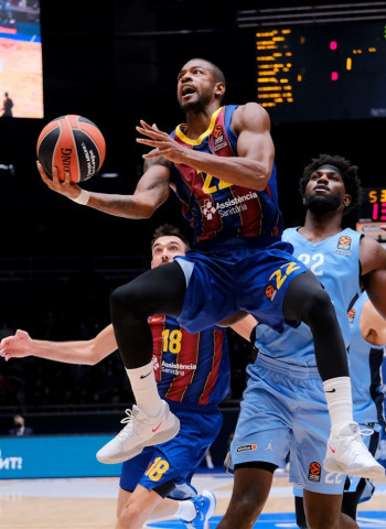 El Barcelona acuerda la renovación de Cory Higgins