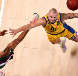 Unicaja Málaga, al Top 16 con un gran partido (91-69)