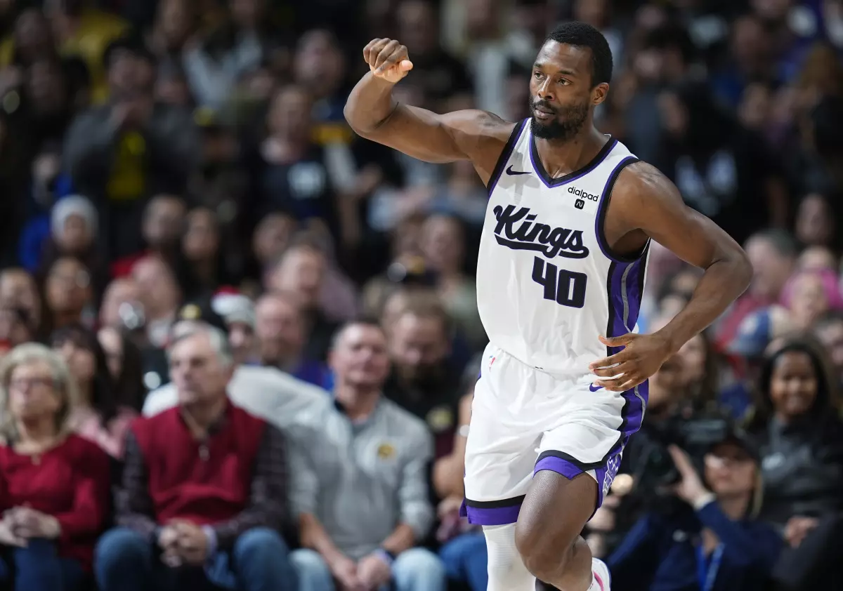 Fox conduce la remontada de los Kings ante los Nuggets
