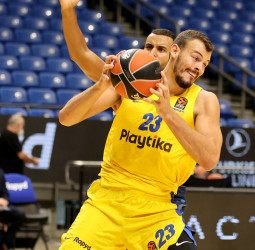 Ante Zizic apunta al Anadolu Efes