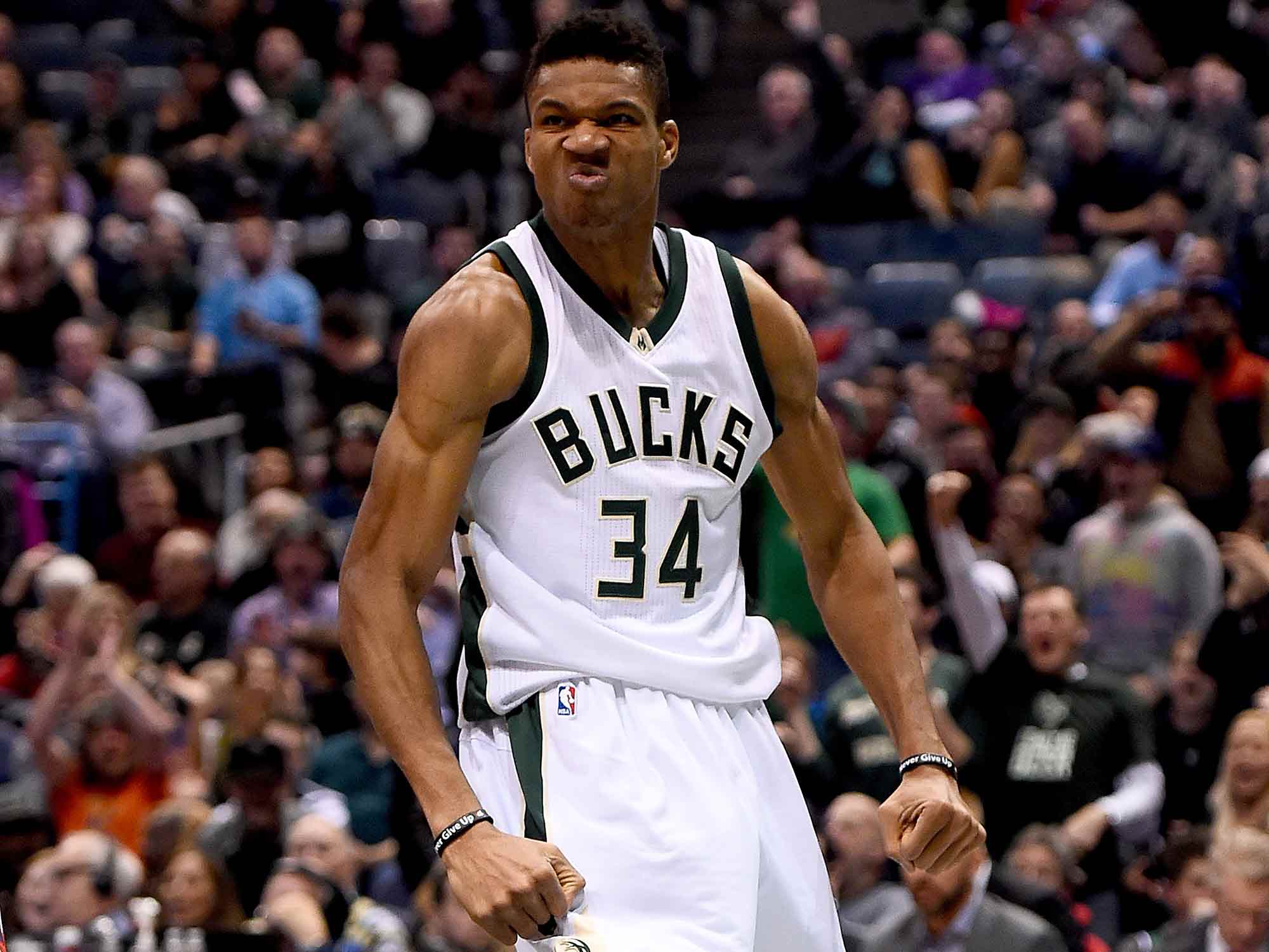 Los Pacers ganan, los Hawks se imponen a Wolves y los Bucks ganan guiados por Antetokounmpo