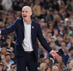 Dan Hurley, podría ser el nuevo entrenador de los Angeles Lakers