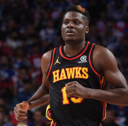 Los Hawks pondrán en el mercado a Clint Capela