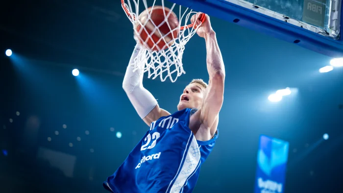Markkanen, a punto de nieve: 48 en 25 minutos para encender a Finlandia