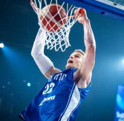 Markkanen, a punto de nieve: 48 en 25 minutos para encender a Finlandia