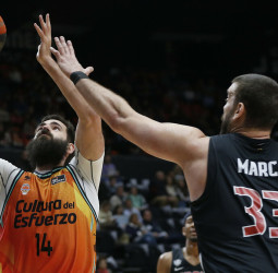 El Valencia Basket vuela con un tercer cuarto mágico (104-69)