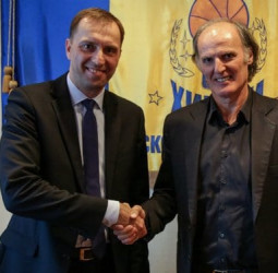 El Khimki cambia de cromos en el banco, Ivanovic por Kurtinaitis