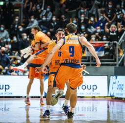 Valencia Basket remonta 21 puntos para ganar en la pista de Virtus Segafredo Bolonia (96-97)