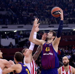 Un gran Barcelona le arrebata la quinta plaza al Olympiacos (55-76)